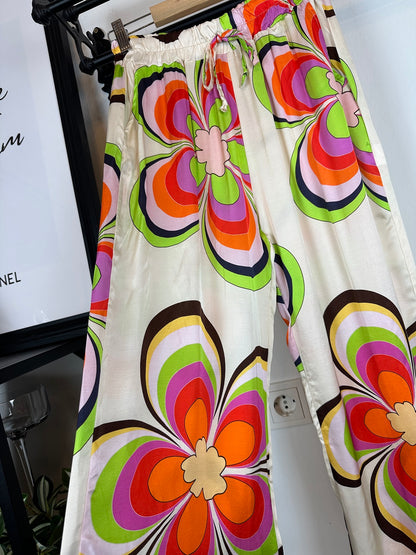 Hose mit Flowerprint